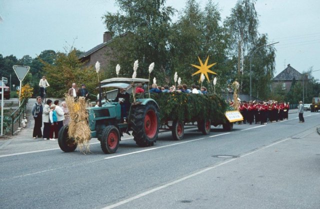 1982 M 06